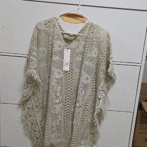 Paparazzi Beige Lace Top O Poncho